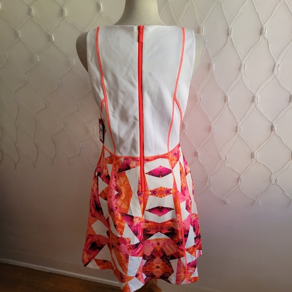 Vince Camuto Dress / NWT / Colorful / Size 10 - Picture 5 of 10